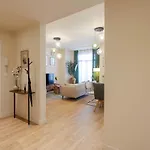 L10 Staywiz Us - Clemenceau Central, Next Train Station ניס