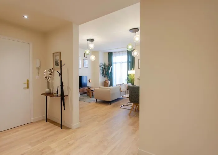 L10 Clemenceau Central, Next Train Station Nice