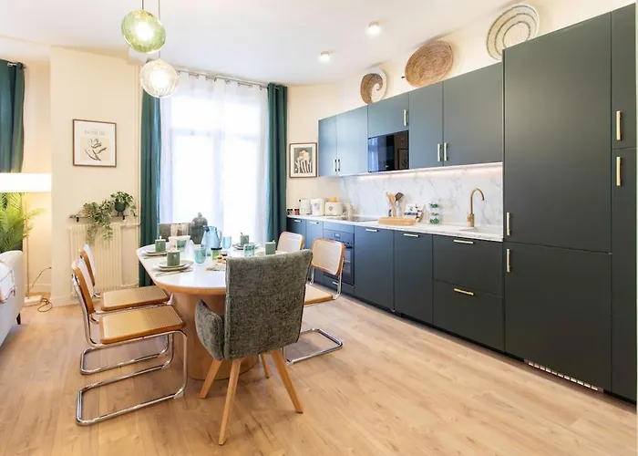 L10 Staywiz Us - Clemenceau Central, Next Train Station Apartamento *