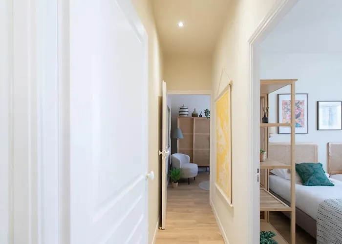 L10 Clemenceau Central, Next Train Station * Nice