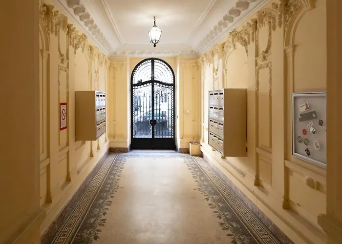 L10 Clemenceau Central, Next Train Station * Nice