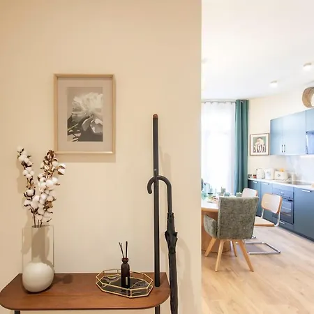 L10 Staywiz Us - Clemenceau Central, Next Train Station Apartamento *