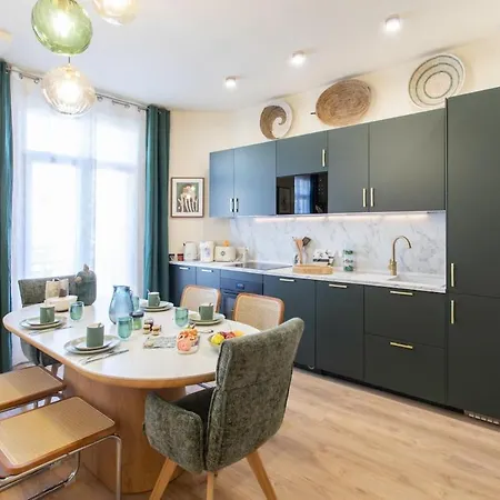 L10 Staywiz Us - Clemenceau Central, Next Train Station *