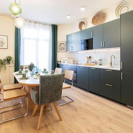 L10 Staywiz Us - Clemenceau Central, Next Train Station Apartman *