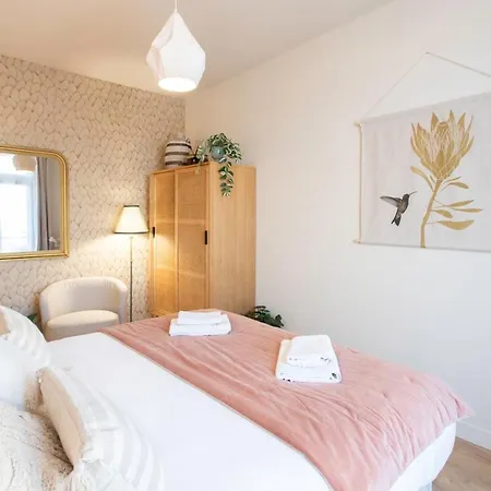 L10 Staywiz Us - Clemenceau Central, Next Train Station *