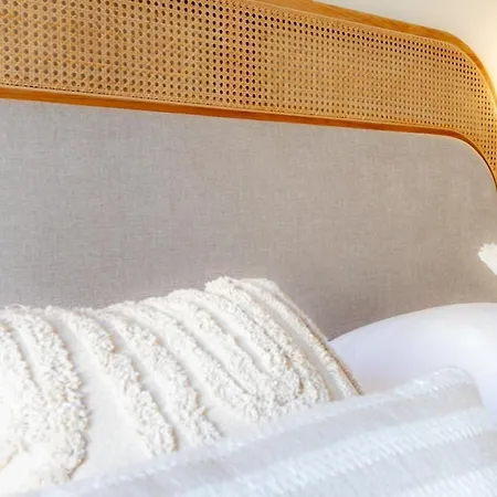 L10 Staywiz Us - Clemenceau Central, Next Train Station *