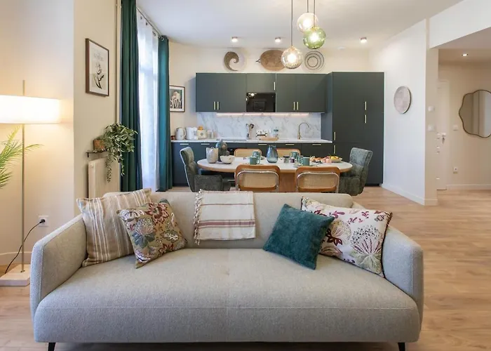 L10 Staywiz Us - Clemenceau Central, Next Train Station * نيس